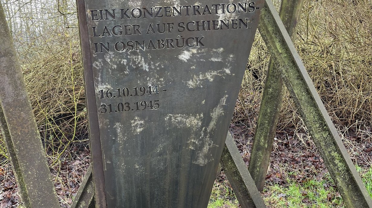 Mahnmal für KZ-Opfer in Osnabrück gereinigt