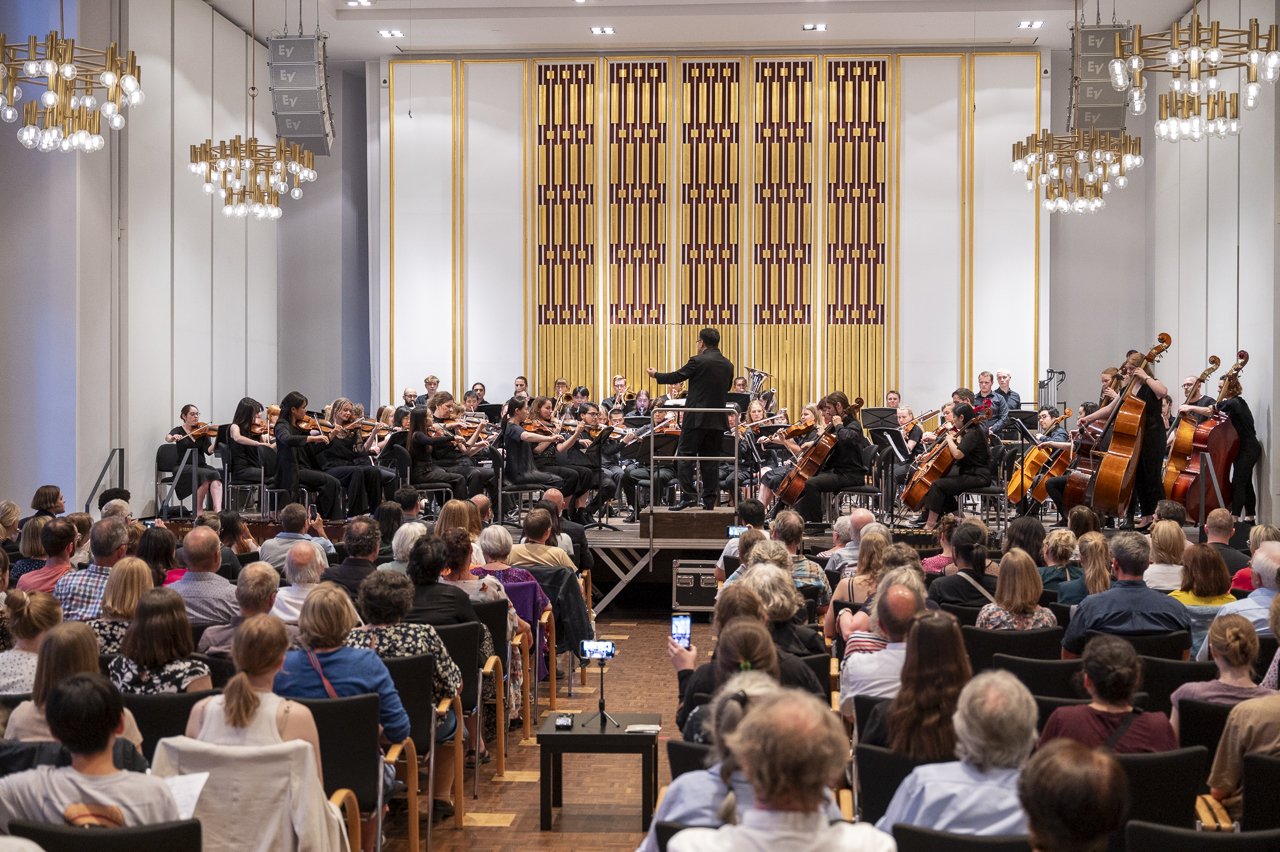 Ein ganz besonderes Konzert und somit einen Höhepunkt boten die jungen Musikerinnen und Musiker aus Jeju/Korea und Osnabrück in der Aula der Universität Osnabrück